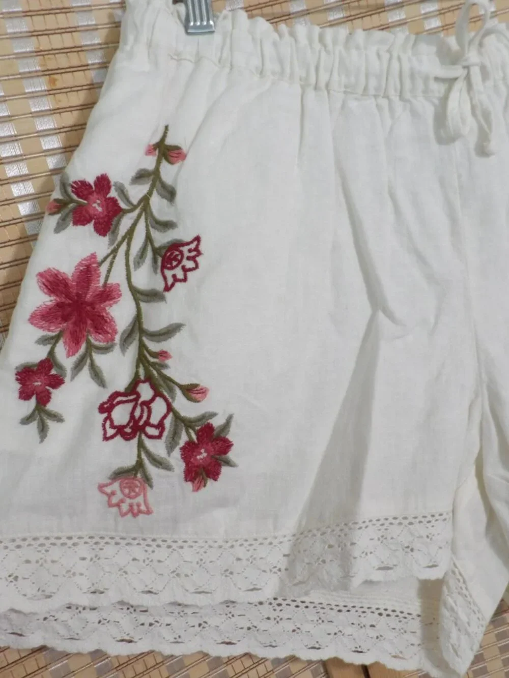 NWT Women's Universal Thread Size Medium Linen Pull-On Floral Shorts